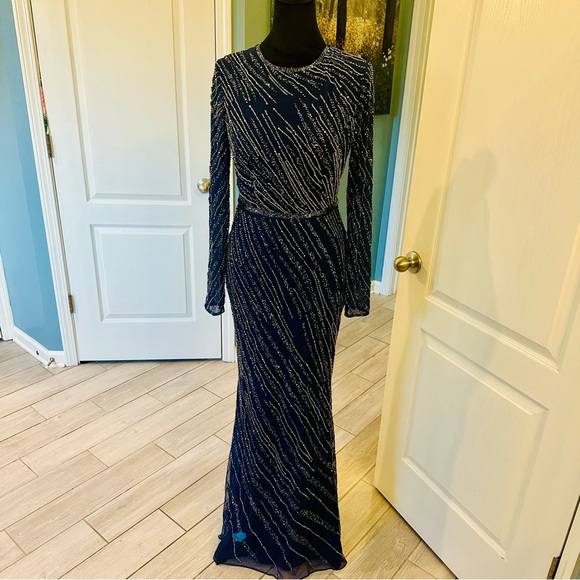 Mac Duggal 5240 Beaded Column Gown Size 4 Midnight Blue Long Sleeves $598 NWT - Picture 5 of 14